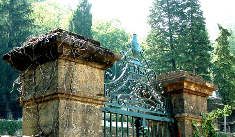 B chateau gates.jpg